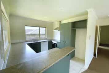 28 Raphoe Road, Flat Bush
