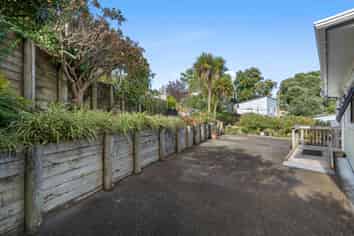 13 Awaroa Road, Helensville