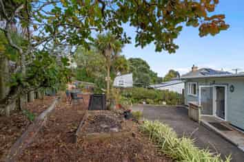 13 Awaroa Road, Helensville