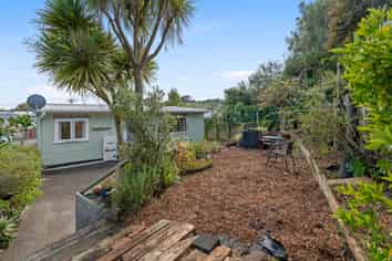 13 Awaroa Road, Helensville