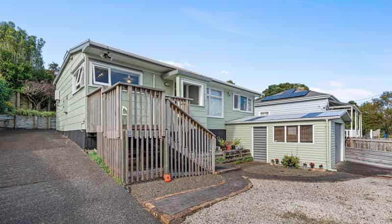 13 Awaroa Road, Helensville