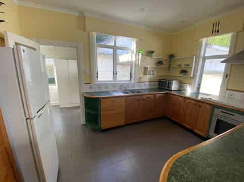 45 Moa Point Road , Lyall Bay