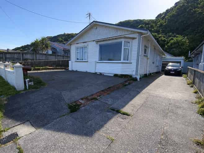 45 Moa Point Road , Lyall Bay