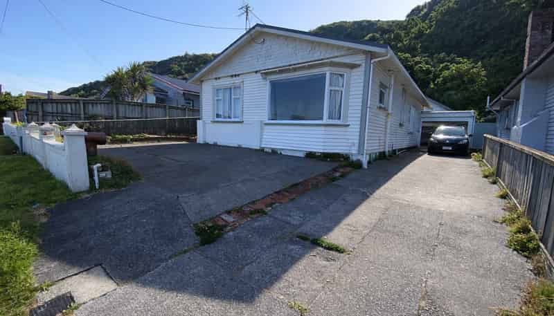 45 Moa Point Road , Lyall Bay