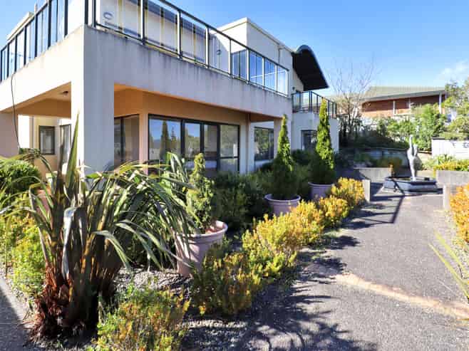 122 Viewmont Drive, Harbour View