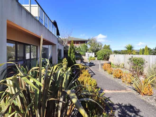 122 Viewmont Drive, Harbour View