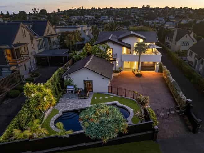 41 Bay Road, Saint Heliers