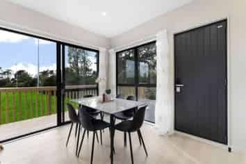 15D Granville Drive, Massey