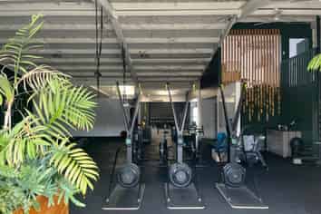 Flexible Space for Showroom, Fitness or Trade