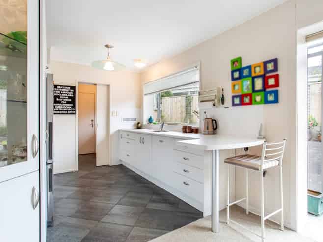 2/33 Akoranga Drive, Northcote