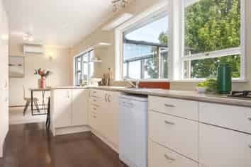 66 Seddon Street, Waikanae