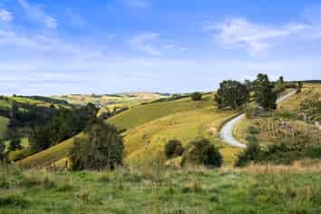 353 Blue Spur Road, Lawrence