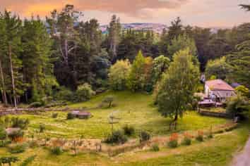 353 Blue Spur Road, Lawrence