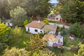 353 Blue Spur Road, Lawrence