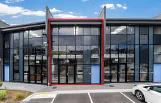 WAREHOUSE / RETAIL / OFFICE NEAR SYLVIA PARK
