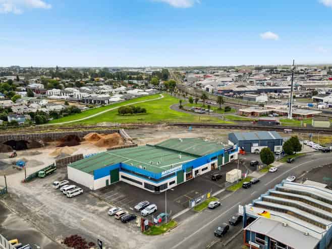 Large Format Frankton Warehouse