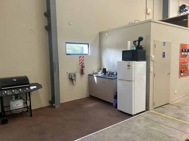 North Facing Warehouse & Office