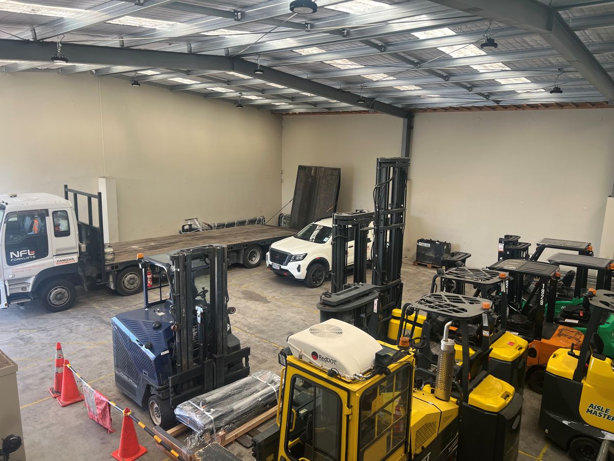 North Facing Warehouse & Office - Mehr