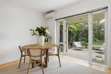 25 Cecina Way, Albany