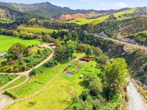 16 Naumai Crescent, Mangamahu