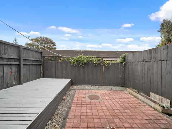2/25A Vine Street, Mangere East