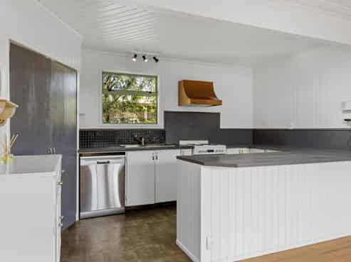 114 Taharepa Road, Hilltop