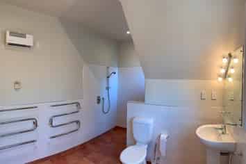 Room 3, 27 Pitt Street, North Dunedin