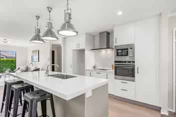 15 Te Kaeaea Crescent, Wallaceville