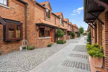 31/24 Quiet Woman Way, Monaco