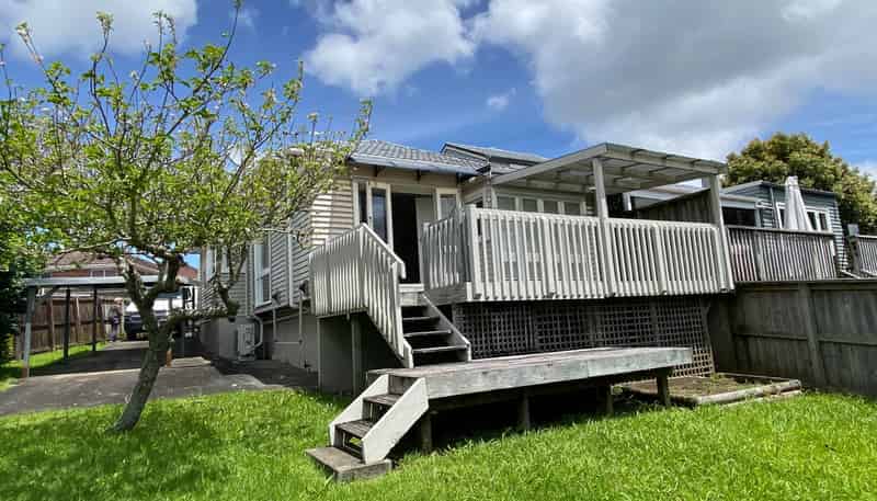 2/122 St Johns Road, Saint Johns