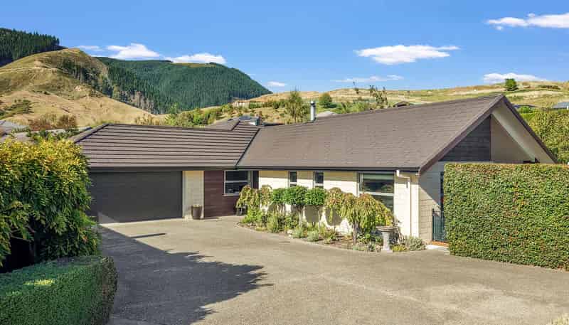 12 Sanctuary Drive, Stoke