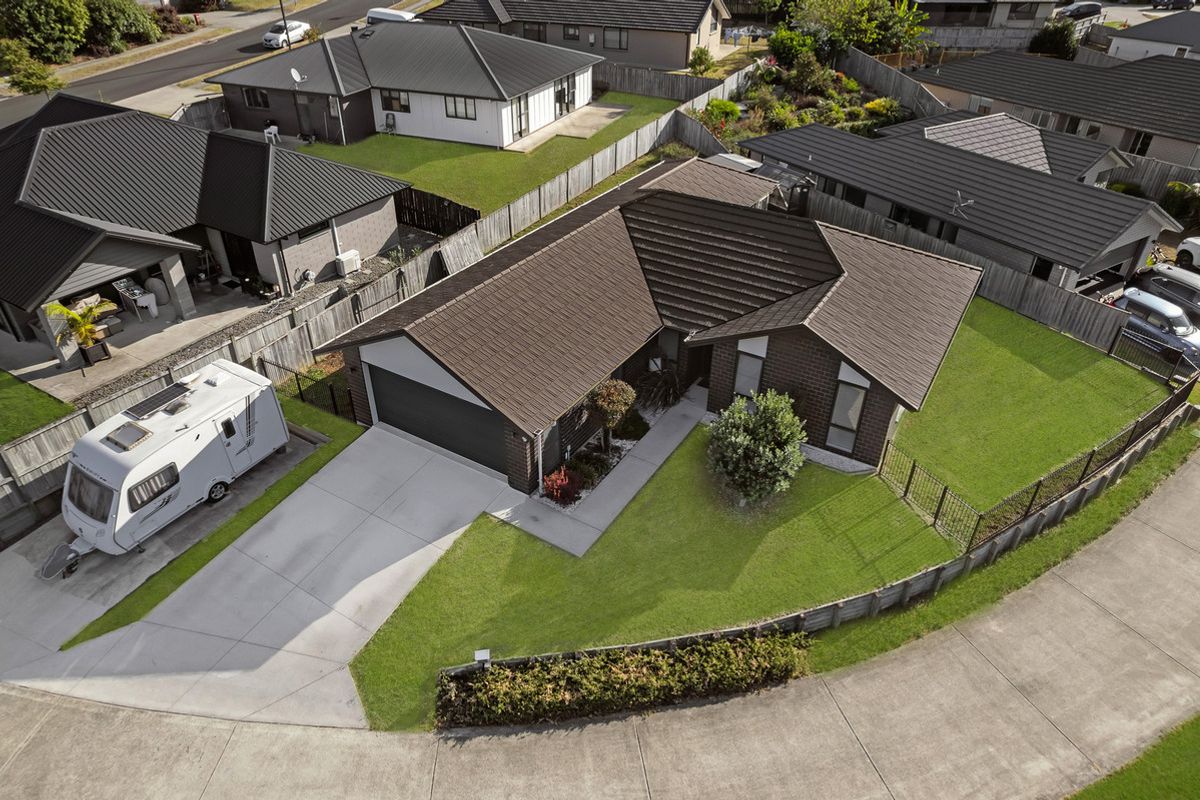 Sun-Filled Living, Elevated Outlook - Aanzicht 2