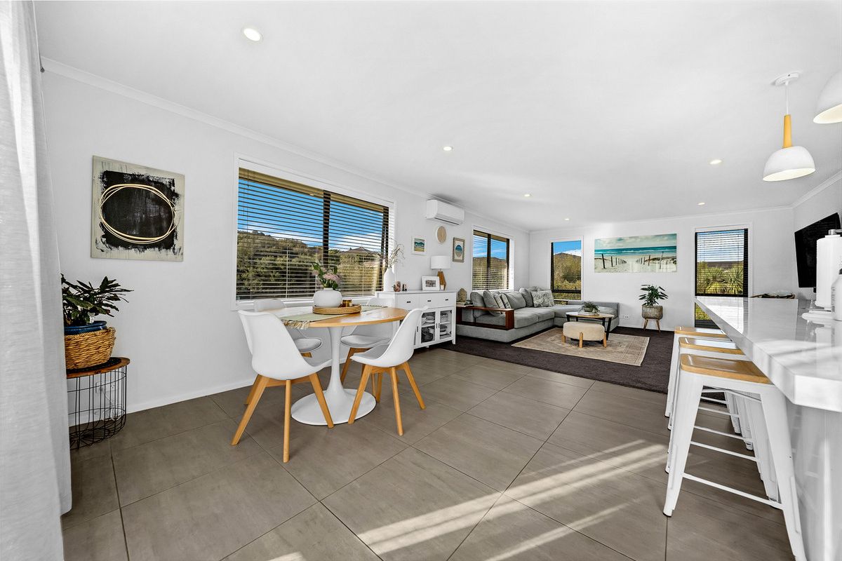 Sun-Filled Living, Elevated Outlook - Aanzicht 6