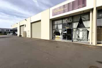 Modern Burswood Showroom | 204 m2