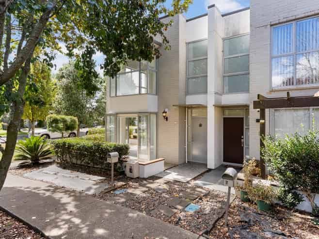 77 Popokatea Drive, Takanini