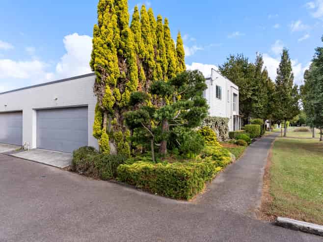 77 Popokatea Drive, Takanini