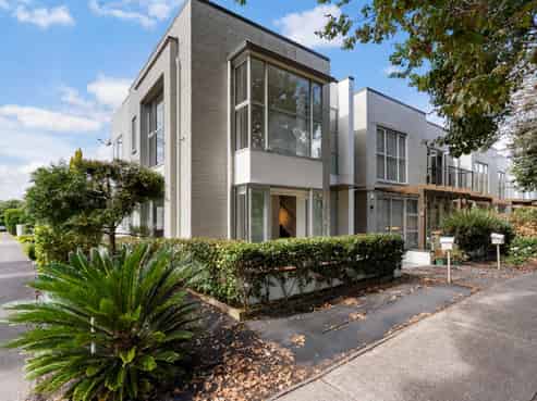 77 Popokatea Drive, Takanini