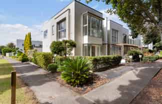 77 Popokatea Drive, Takanini