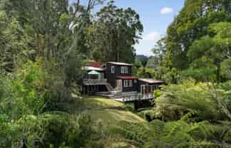 36 Tainui Road, Titirangi
