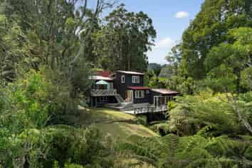 36 Tainui Road, Titirangi