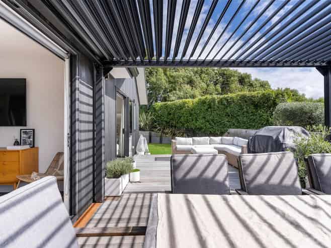 13 Weka Close, Red Beach