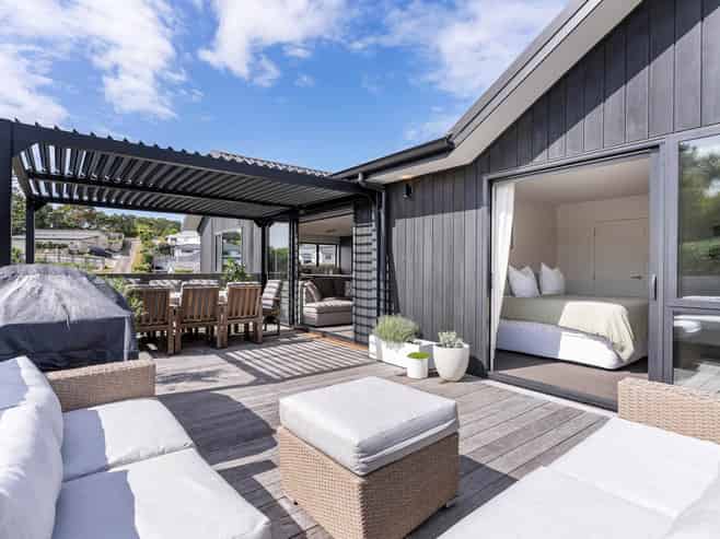 13 Weka Close, Red Beach