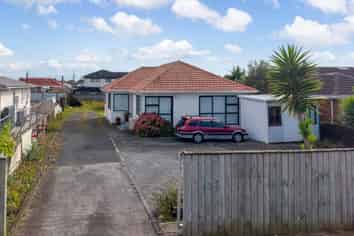 49 Buckland Road, Mangere East