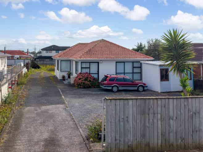 49 Buckland Road, Mangere East