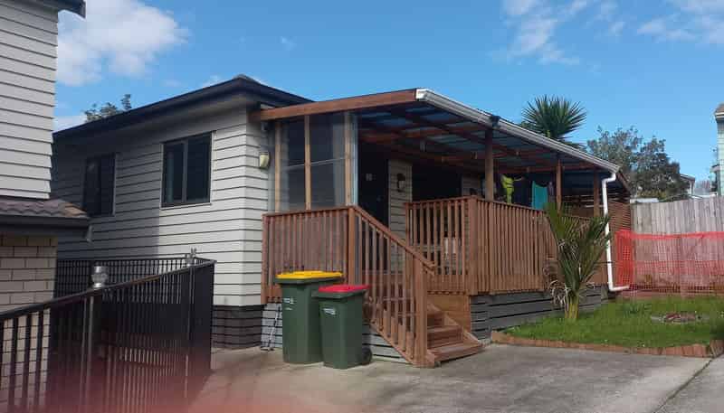 29 Charntay Avenue, Clover Park