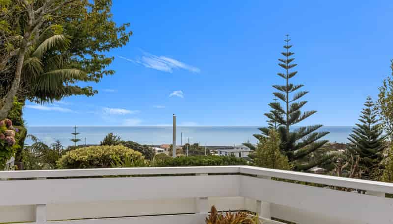 10 Lawry Street, Moturoa