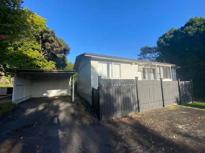 17A Tauhinu Road, Greenhithe