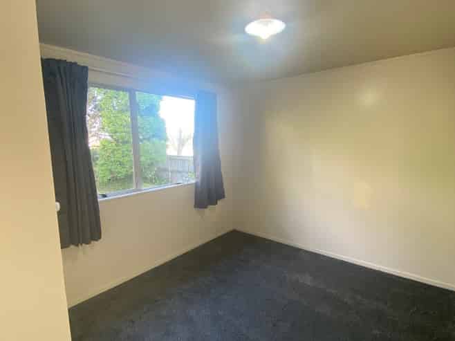 17A Tauhinu Road, Greenhithe