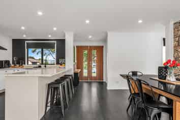 73 Rexford Heights, Pyes Pa