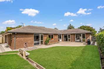 73 Rexford Heights, Pyes Pa